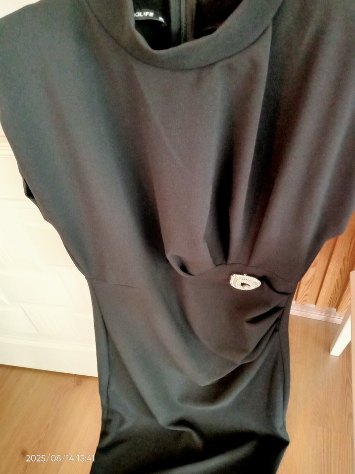 Yüksek Yakalı Midi Siyah Elbise - Görsel 5