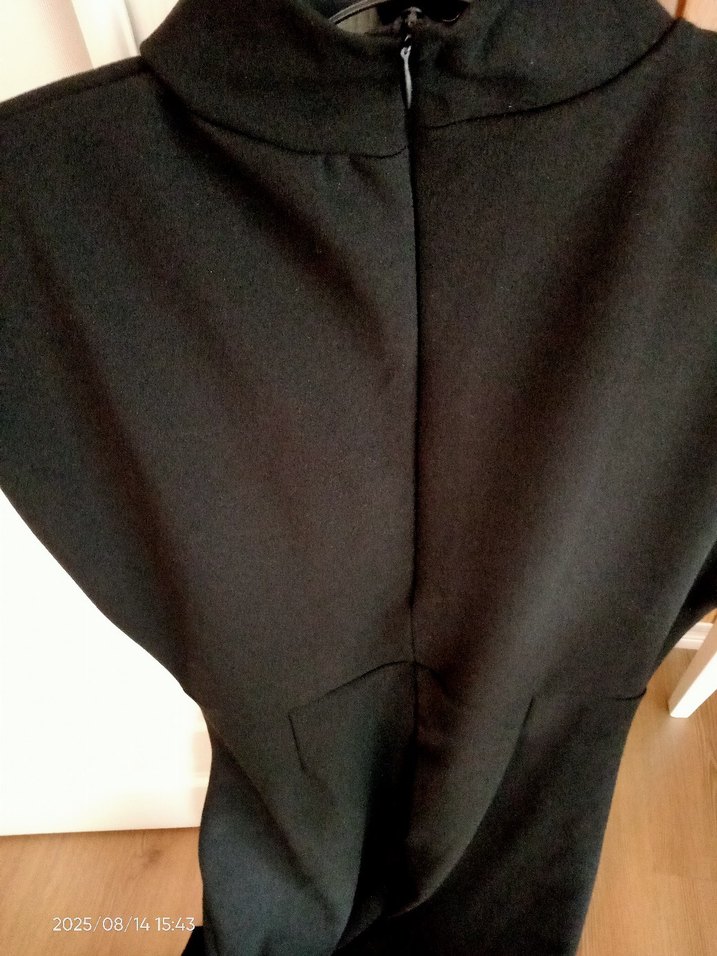 Yüksek Yakalı Midi Siyah Elbise - Görsel 4