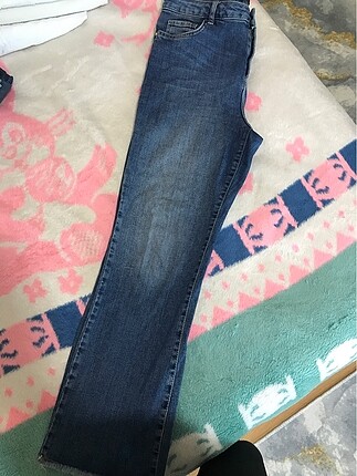 Flare model jean