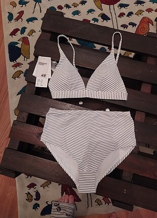 H&M marka etiketi üzerinde 34 beden bikini takımı 