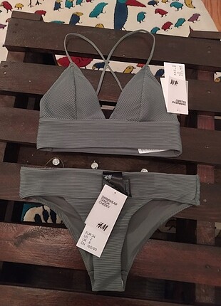 34 Beden H&M 34 beden bikini takımı etiketi üzerinde