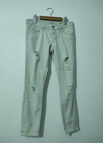 27 Beden Mavi jeans yırtık kot