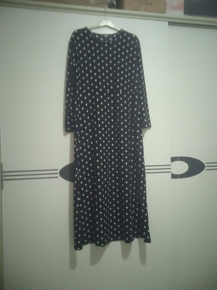 Uzun Kollu Puantiyeli Siyah Elbise - Görsel 3