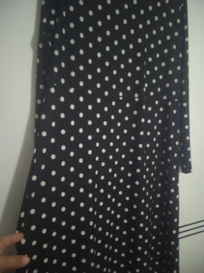 Uzun Kollu Puantiyeli Siyah Elbise - Görsel 2