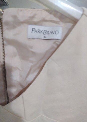 Kısa Beyaz V Yaka Mini mezuniyet elbiseleri - Görsel 3