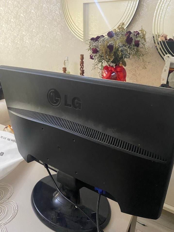 Siyah LG Monitör - Görsel 2