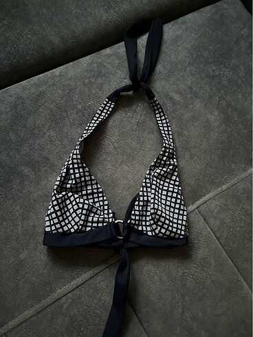 Tommy Hilfiger 34 beden bikini üstü