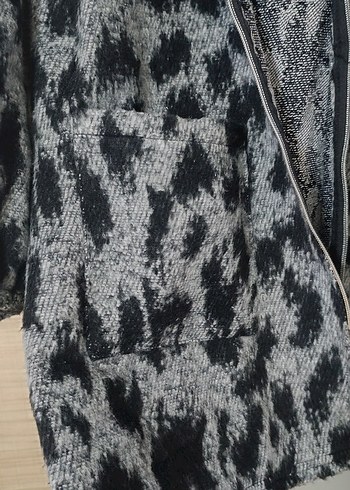 Gri Yılan Desenli Kısa Kadın Ceket - Görsel 4