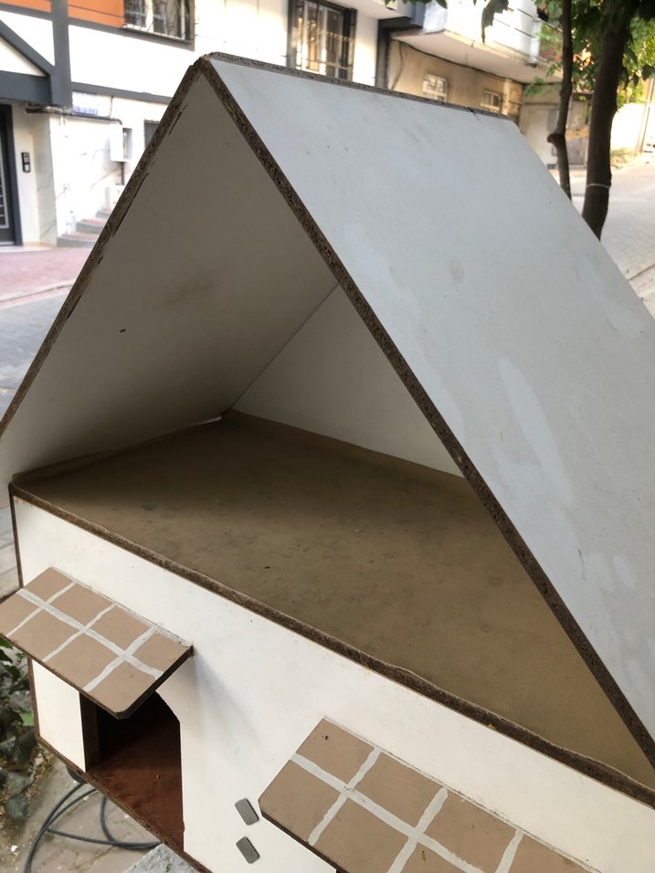 Tekerlekli ahşap kedi evi - Görsel 3