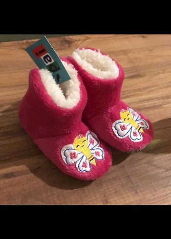 Kelebek Nakışlı Kız Çocuk Pembe Sıcak Panduf