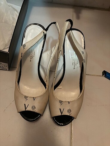 Versace stiletto