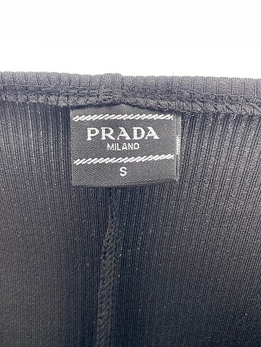 s Beden siyah Renk Prada Kısa Tulum %70 İndirimli.