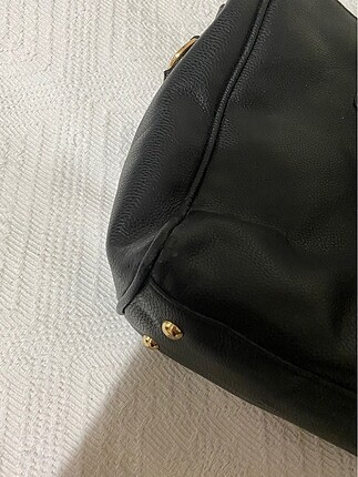  Beden siyah Renk Zara marka kol çantası