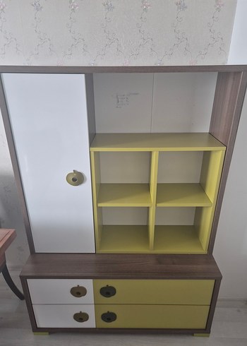 Gri ve Sarı Çocuk Raf Ünitesi ve kitaplık