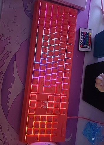 Pembe Oyuncu Klavyesi