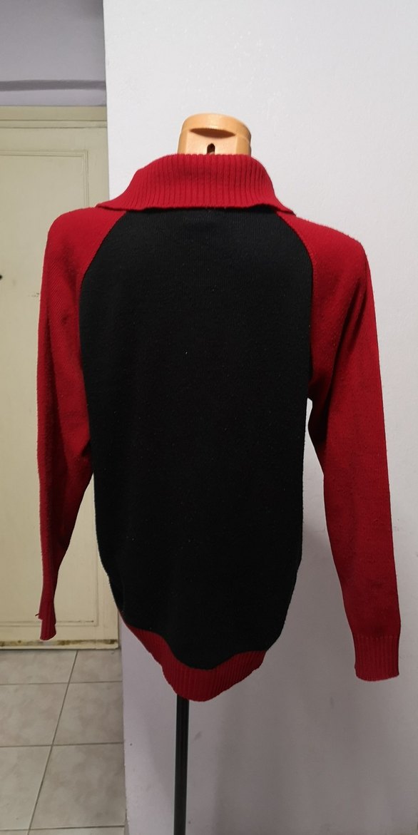 Düğmeli Yüksek Yakalı Kırmızı Siyah Kadın Kazak - Görsel 3