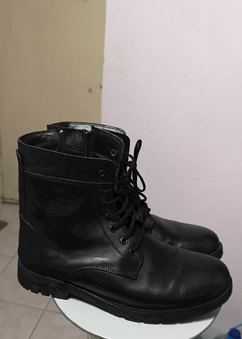Siyah Erkek Bot - Görsel 4