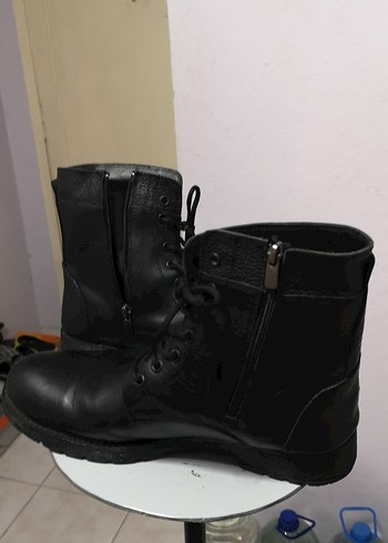 Siyah Erkek Bot - Görsel 3