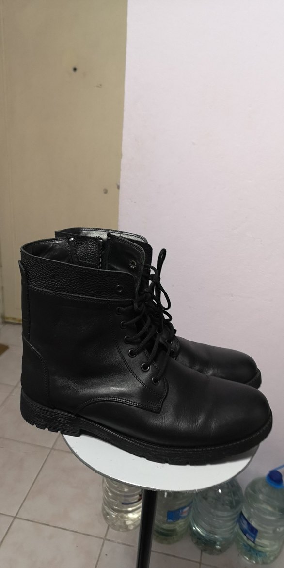 Siyah Erkek Bot - Görsel 4