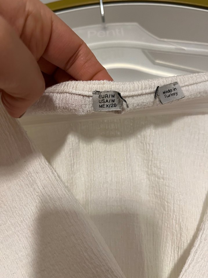 Beyaz V Yakalı Kadın Bluz - Görsel 2