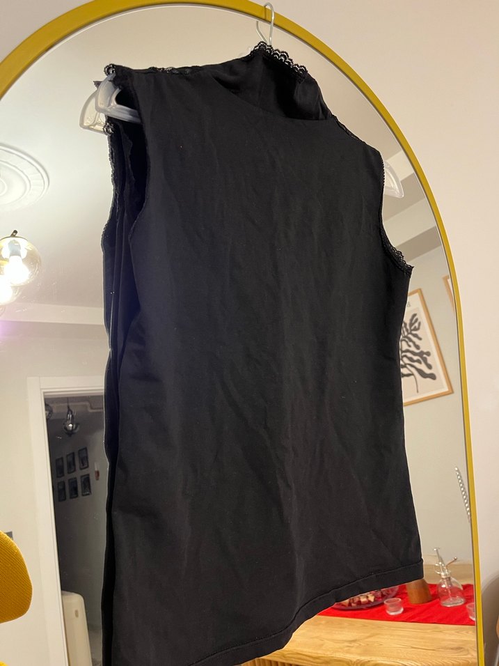 Dantel Detaylı Siyah Kolsuz Gömlek Yaka bluz - Görsel 3