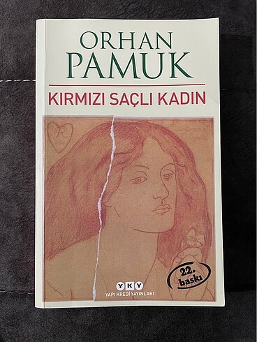 Kırmızı saçlı kadın