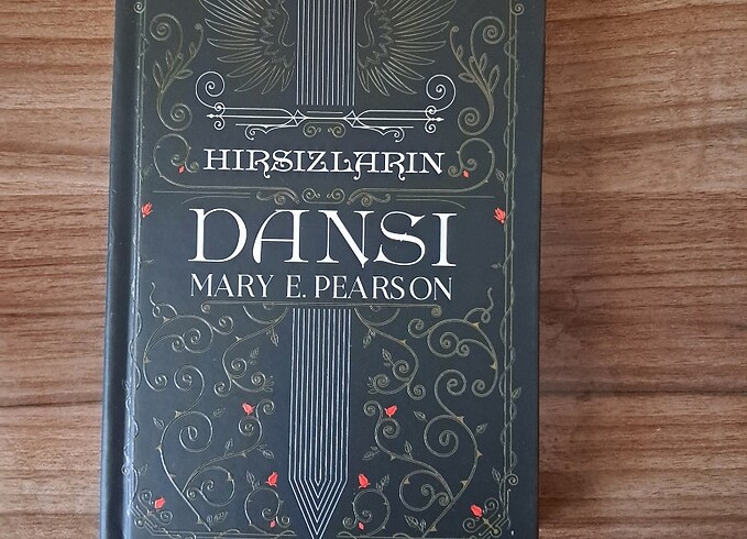 Hırsızların Dansı Ciltli