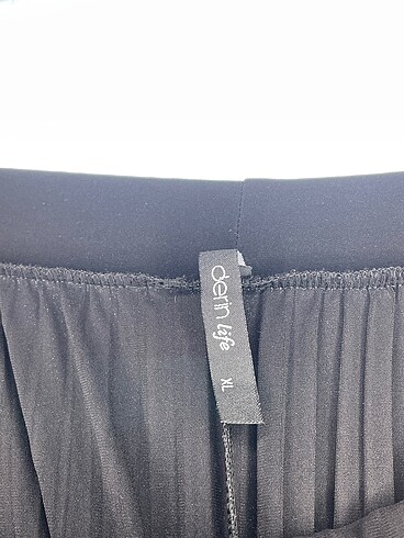 l Beden siyah Renk PreLoved Midi Etek %70 İndirimli.
