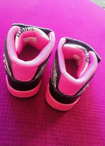 Minnie Mouse Kız çocuk spor ayakkabı