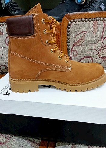 ORİJİNAL URUN CASTLE BLACK MARKA SIFIR BOT - Görsel 2