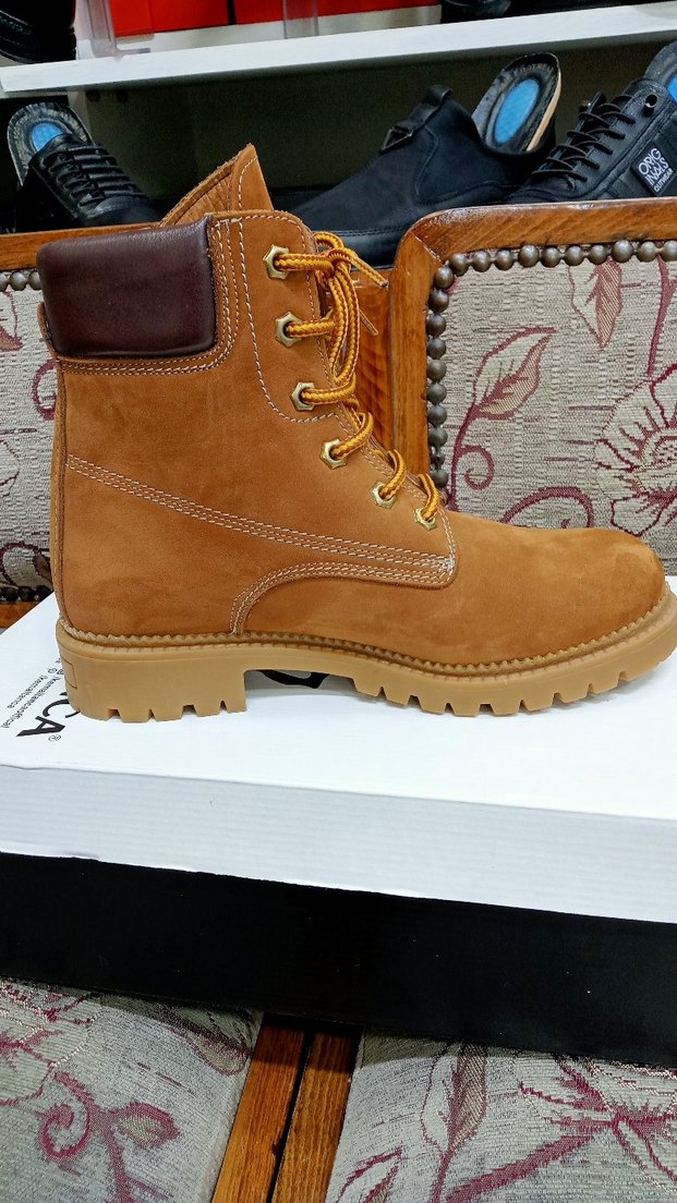 ORİJİNAL URUN CASTLE BLACK MARKA SIFIR BOT - Görsel 2