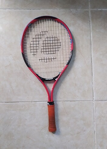 Tenis raketi 21 inç
