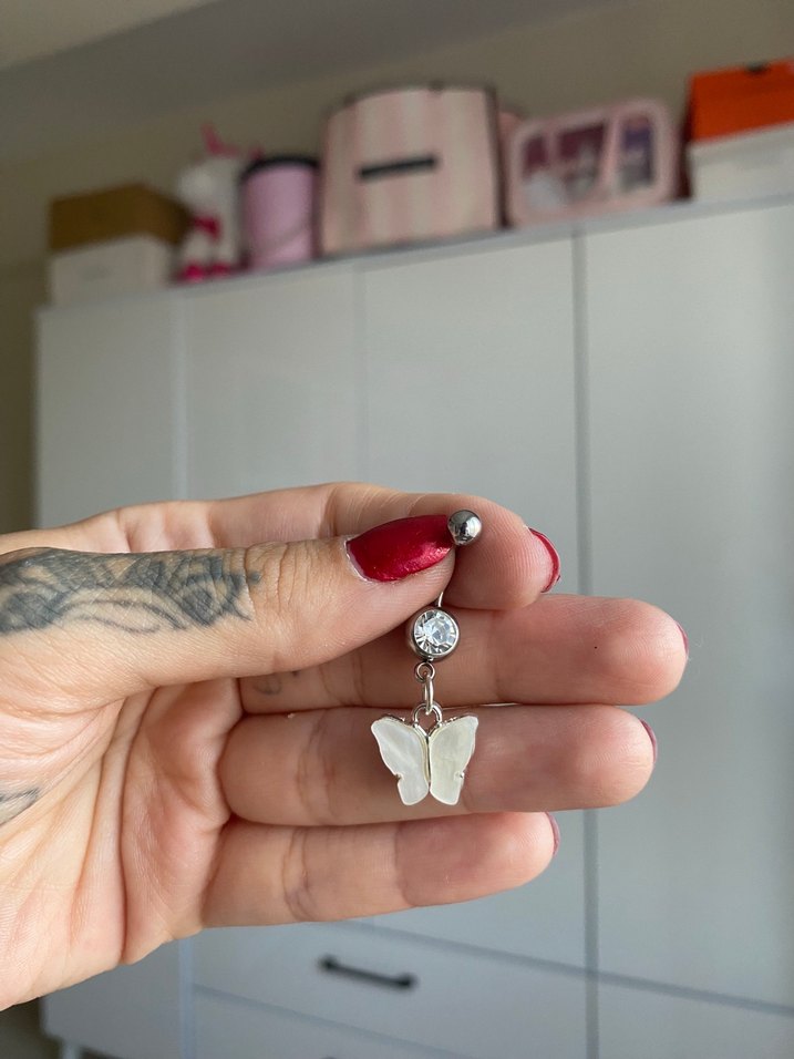 Şeffaf Kelebek Detaylı Göbek Kadın Piercing - Görsel 2