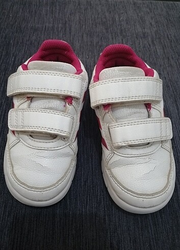 Adidas Adidas orjinal kız çocuğu ayakkabı. 24 numara