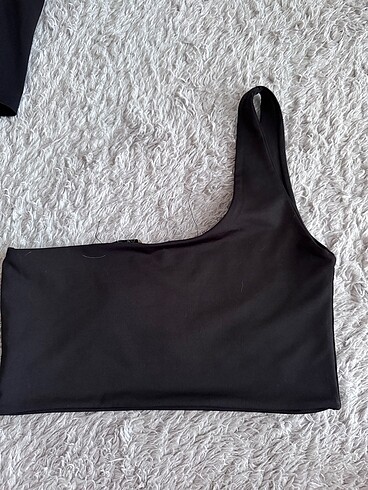 l Beden Tek kol siyah crop