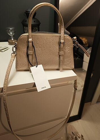 Mango Crocodil Askılı Çanta