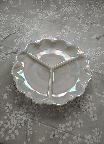 Anchor Hocking Milk Glass Antika