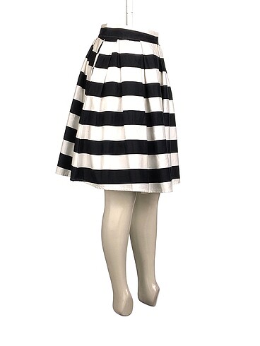 Bershka Bershka Midi Etek %70 İndirimli.