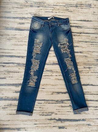 Yırtık jeans