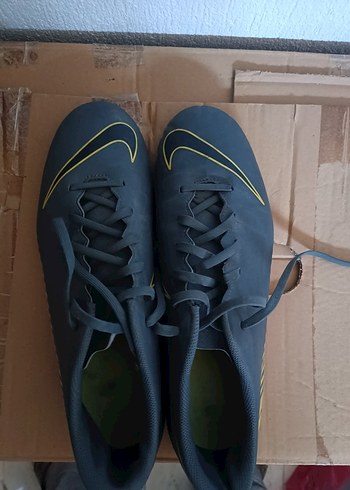 Nike Erkek Gri Futbol Ayakkabısı Velcro