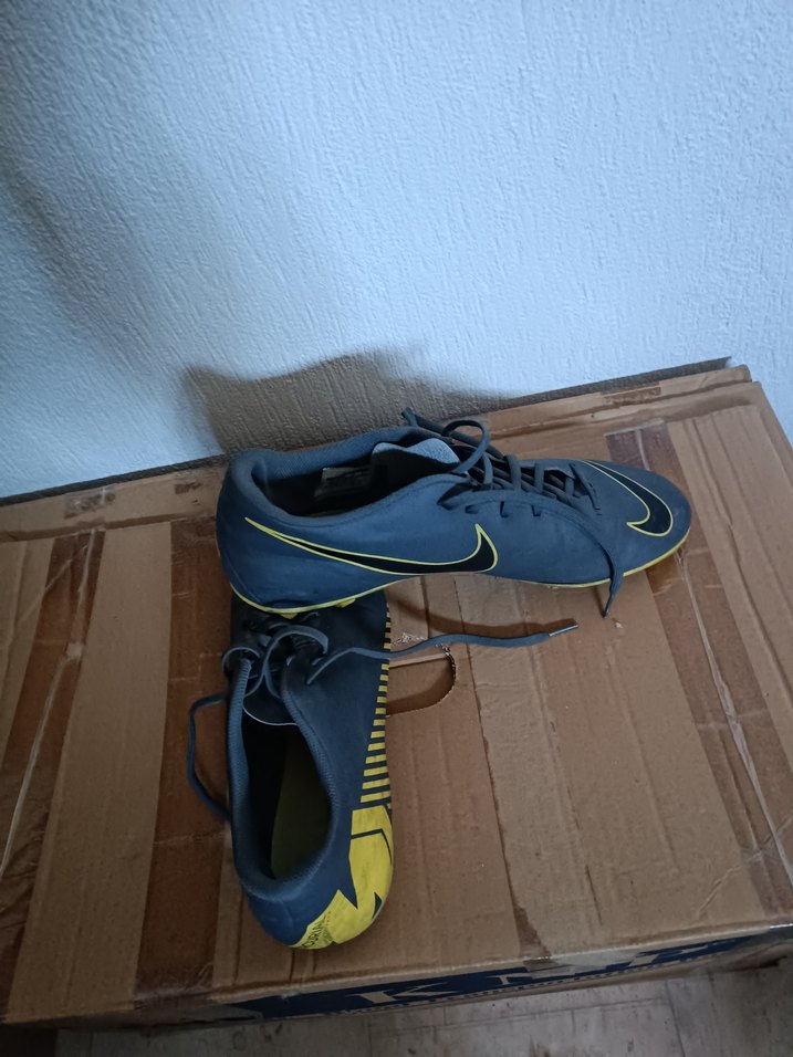 Nike Erkek Gri Futbol Ayakkabısı Velcro - Görsel 4