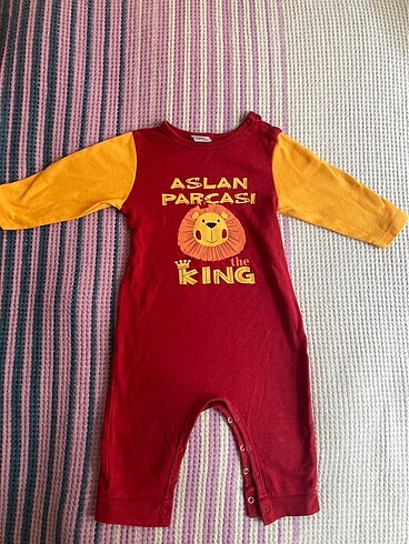 Galatasaraylı tulum.
