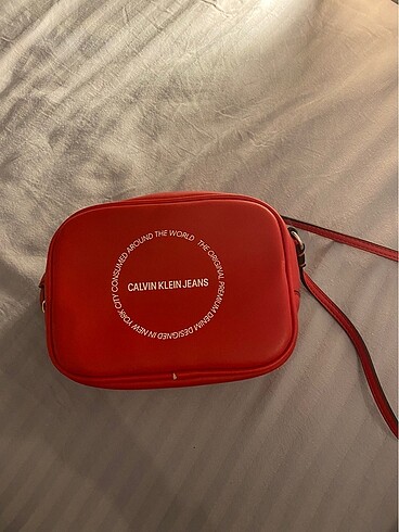 Beden Calvin Klein kirmizi deri canta