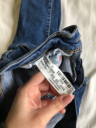28 Beden lacivert Renk 28 beden jean