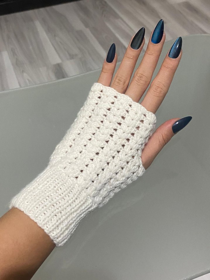 Krem Rengi Dantel Detaylı Bohem Örgü Eldiven - Görsel 4