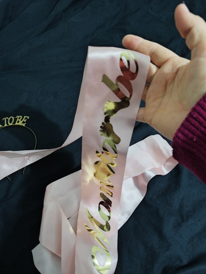 Altın Renkli Baskılı Anne Tacı - Görsel 2