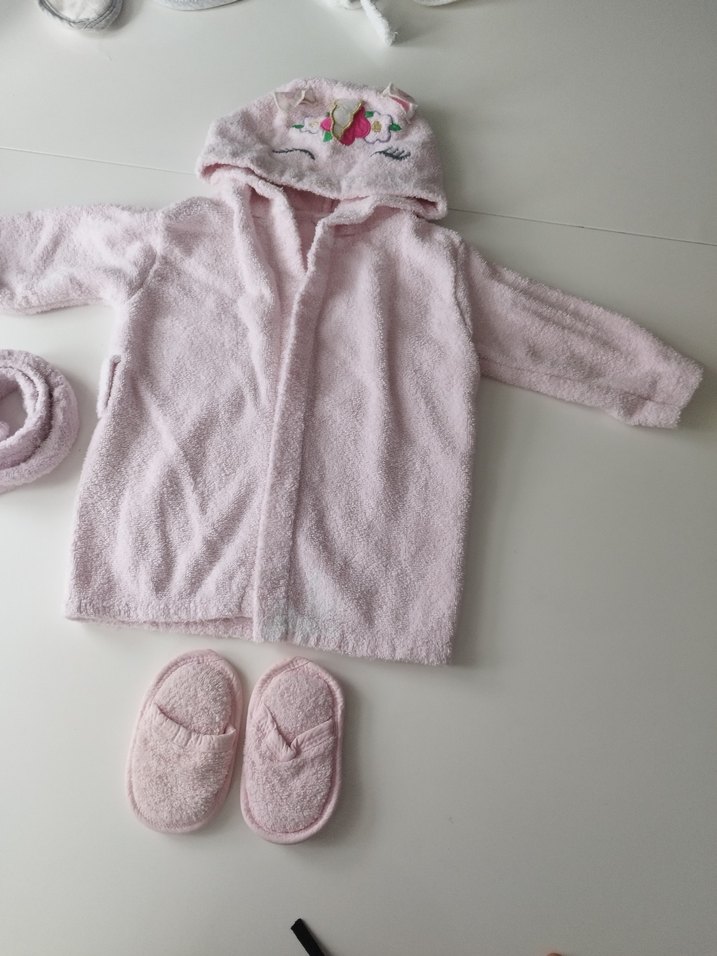 Nakışlı Kapüşonlu Kız Çocuk Bornozu Seti - Görsel 2