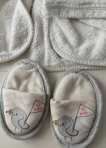 Kapüşonlu Erkek Çocuk Nakışlı Bornoz ve Terlik - Görsel 2