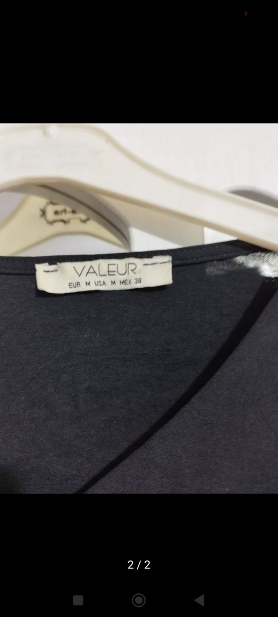 Siyah Keten Fırfırlı V Yaka Bluz - Görsel 2