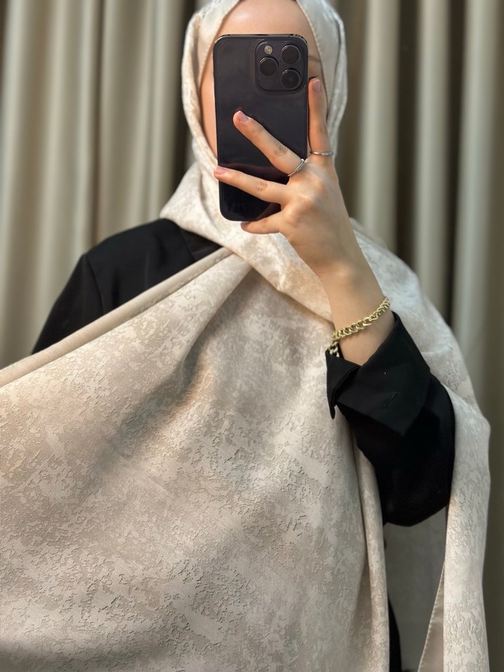 Kadın Beyaz İpek Dokulu Şal - Görsel 3